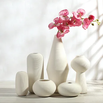 Keramikos Baltos Spalvos Vaza Dekoruoti Šiuolaikinio Stiliaus Originalaus Kambarį Buitinių Minkštas Puošmena Dizainas, Minimalistinės Estetikos Jausmas