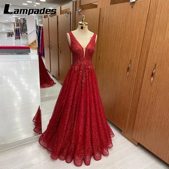 Spinduliuoja Pasitikėjimą Nuostabiu Raudona V-Kaklo Promenadzie Suknelė Idealiai tinka Elegantiškas Vakarais ir Oficialius Renginius Kamuolys Suknelė